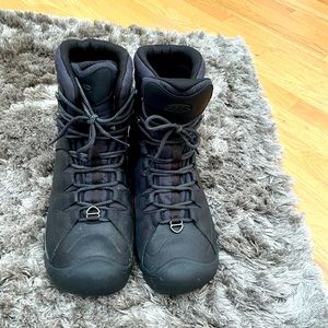 Keen brand winter boots